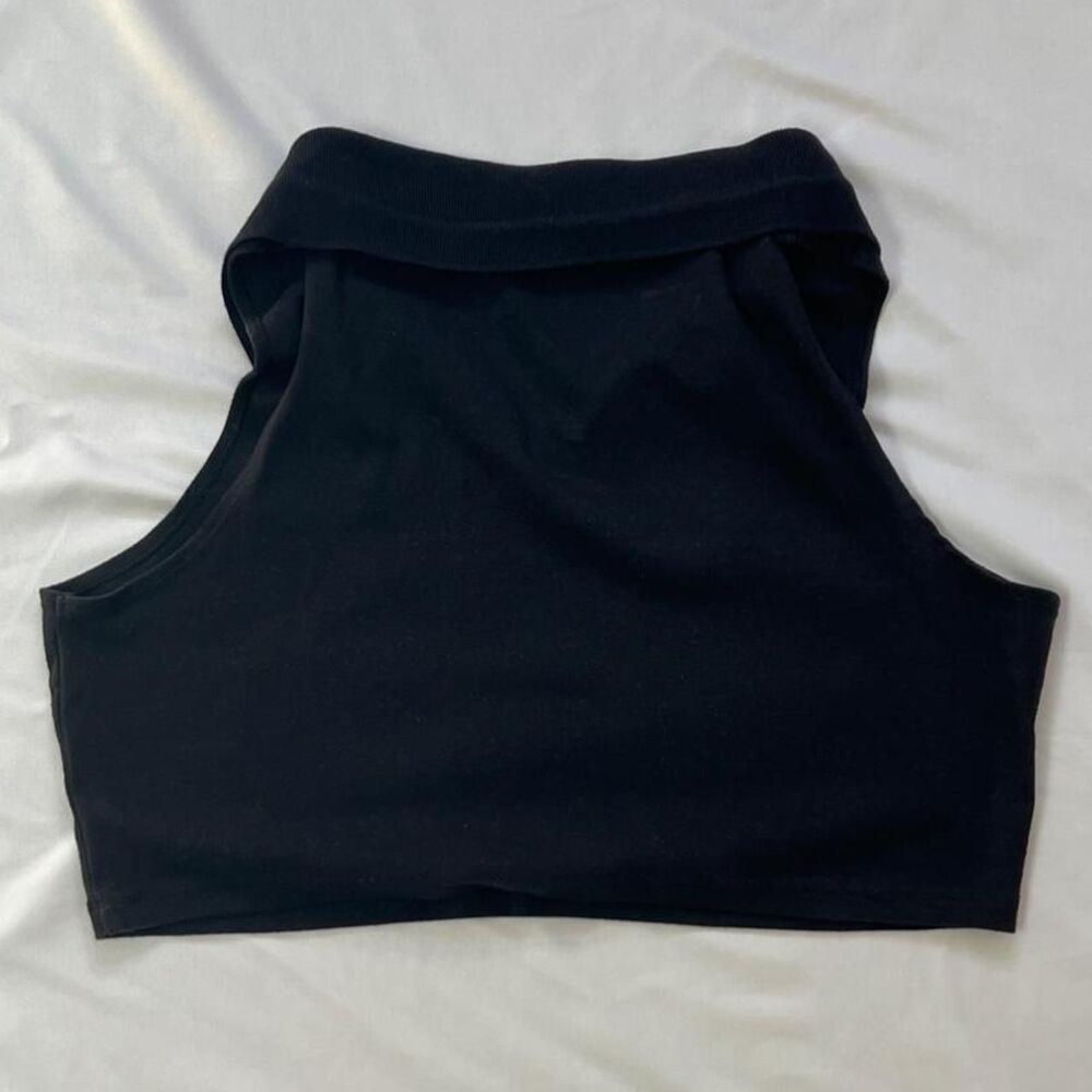Aritzia Women's Black Vest - Picture 4 of 7